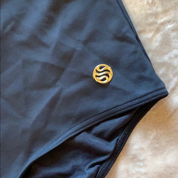 Contour Once Piece Womens Bathing Suit - Picture 6 of 6